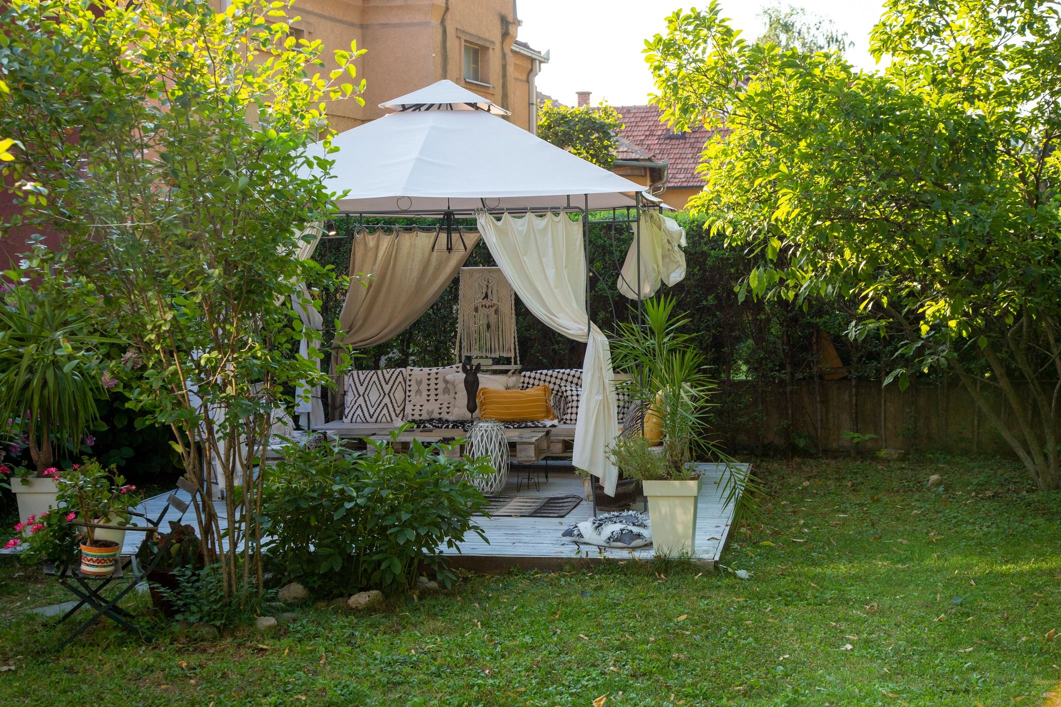 Backyard outdoor structure and deck area